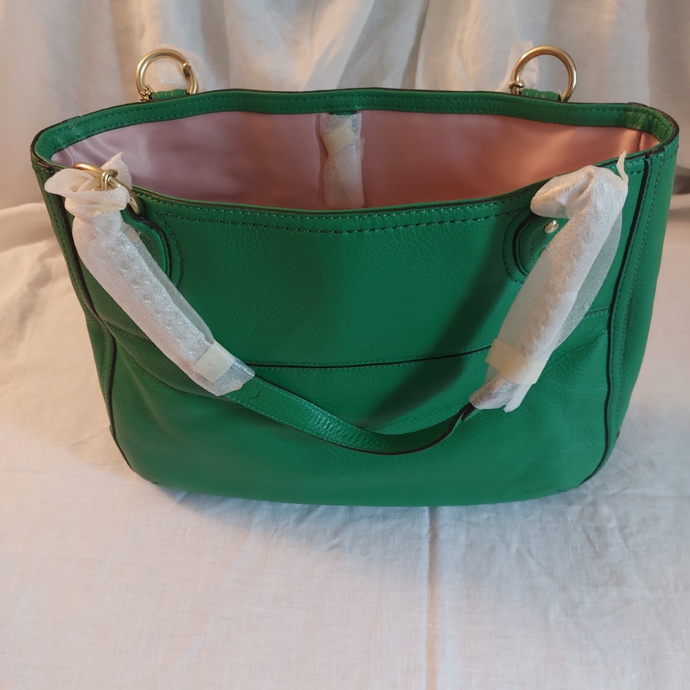 Coach Green Shoulder Bag with Gold Accents - Picture 5 of 7